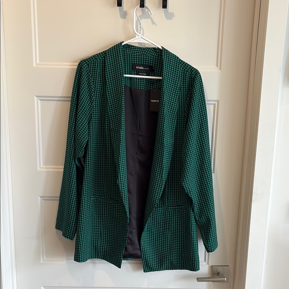 Studio by Torrid Green Houndstooth Blazer - plus size/ 1X